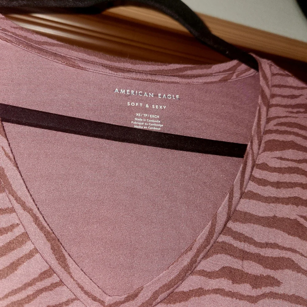 ⭐️American Eagle Outfitters Soft Mauve Zebra Print Blouse Size XS Casual